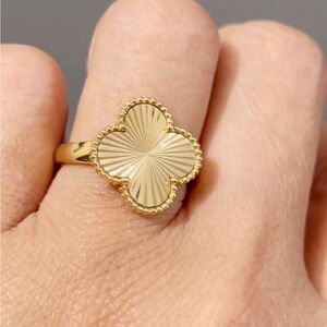 Gold Clover Ring